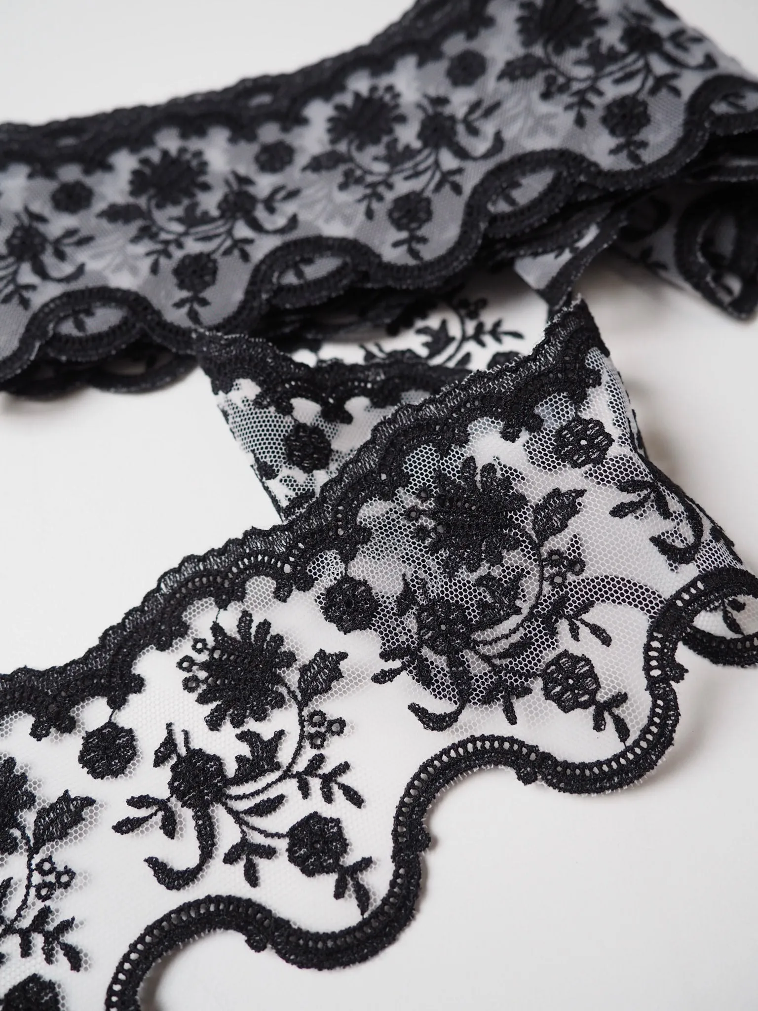 Aphrodite Black Lace Trim 85mm