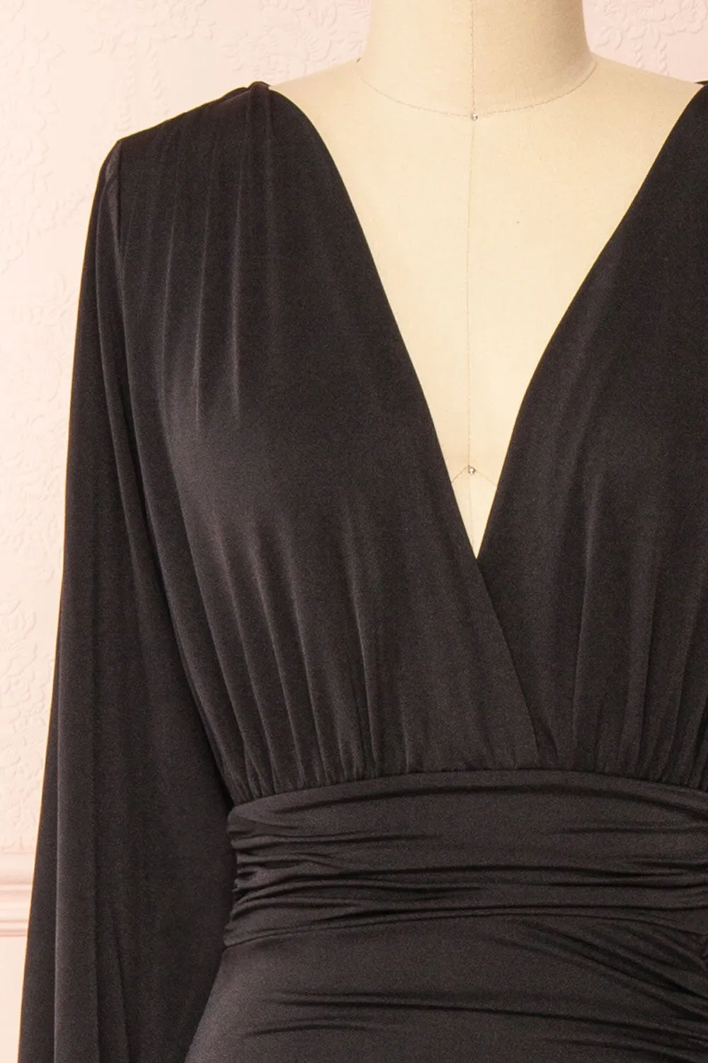 Cassidy Black | Plunging Neckline Mermaid Maxi Dress