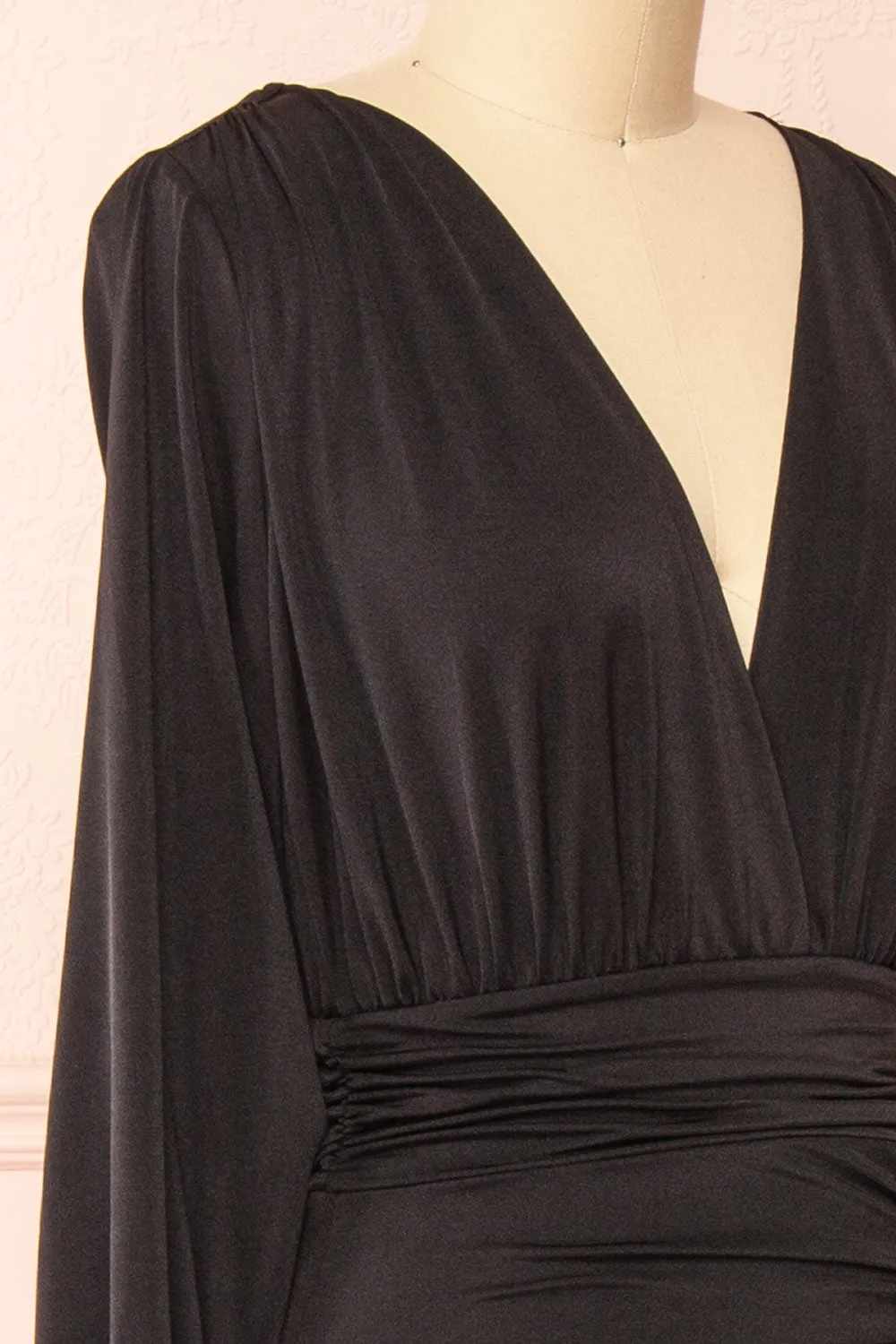 Cassidy Black | Plunging Neckline Mermaid Maxi Dress