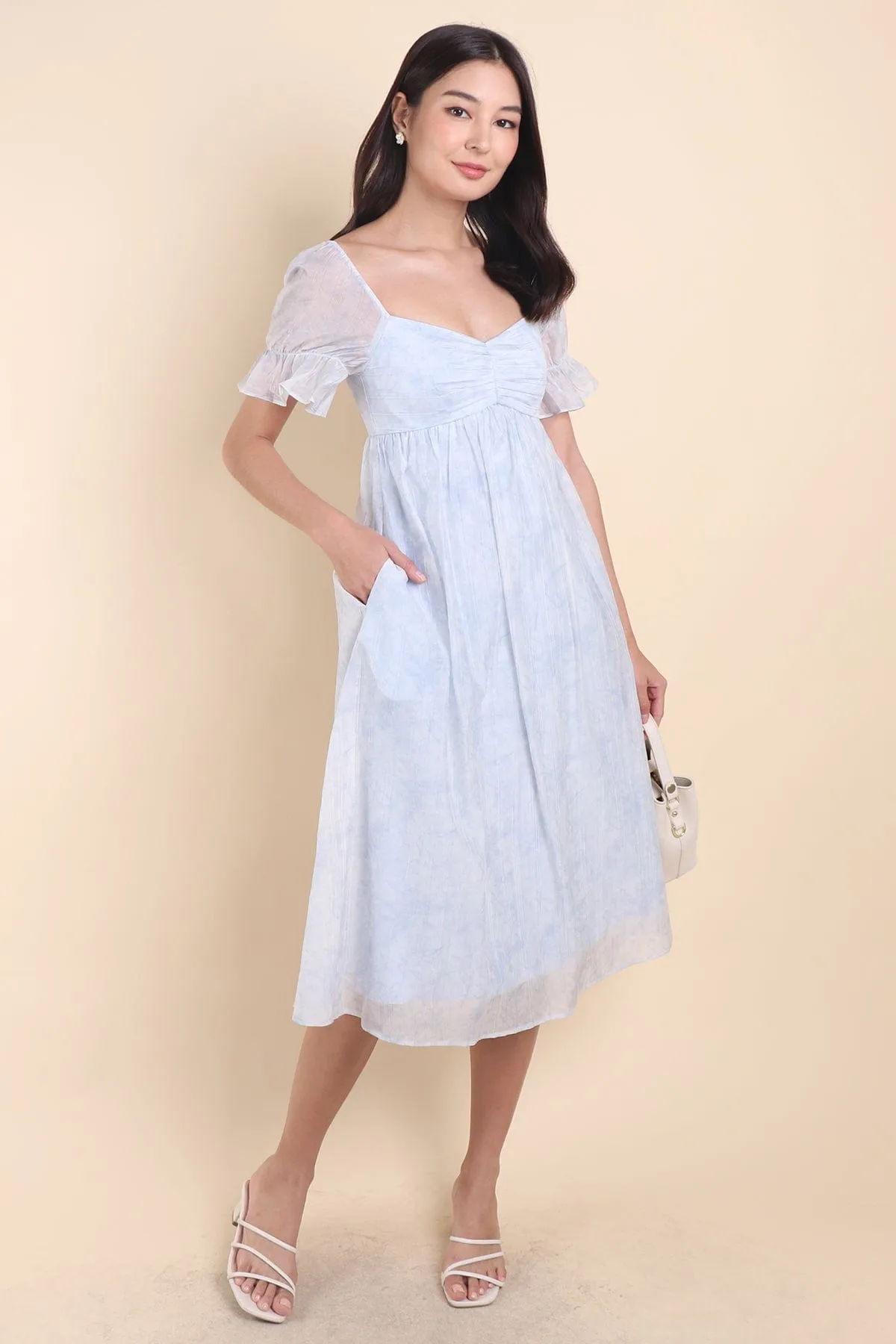 PRAIRIE RUCHED MIDAXI DRESS IN BLUE