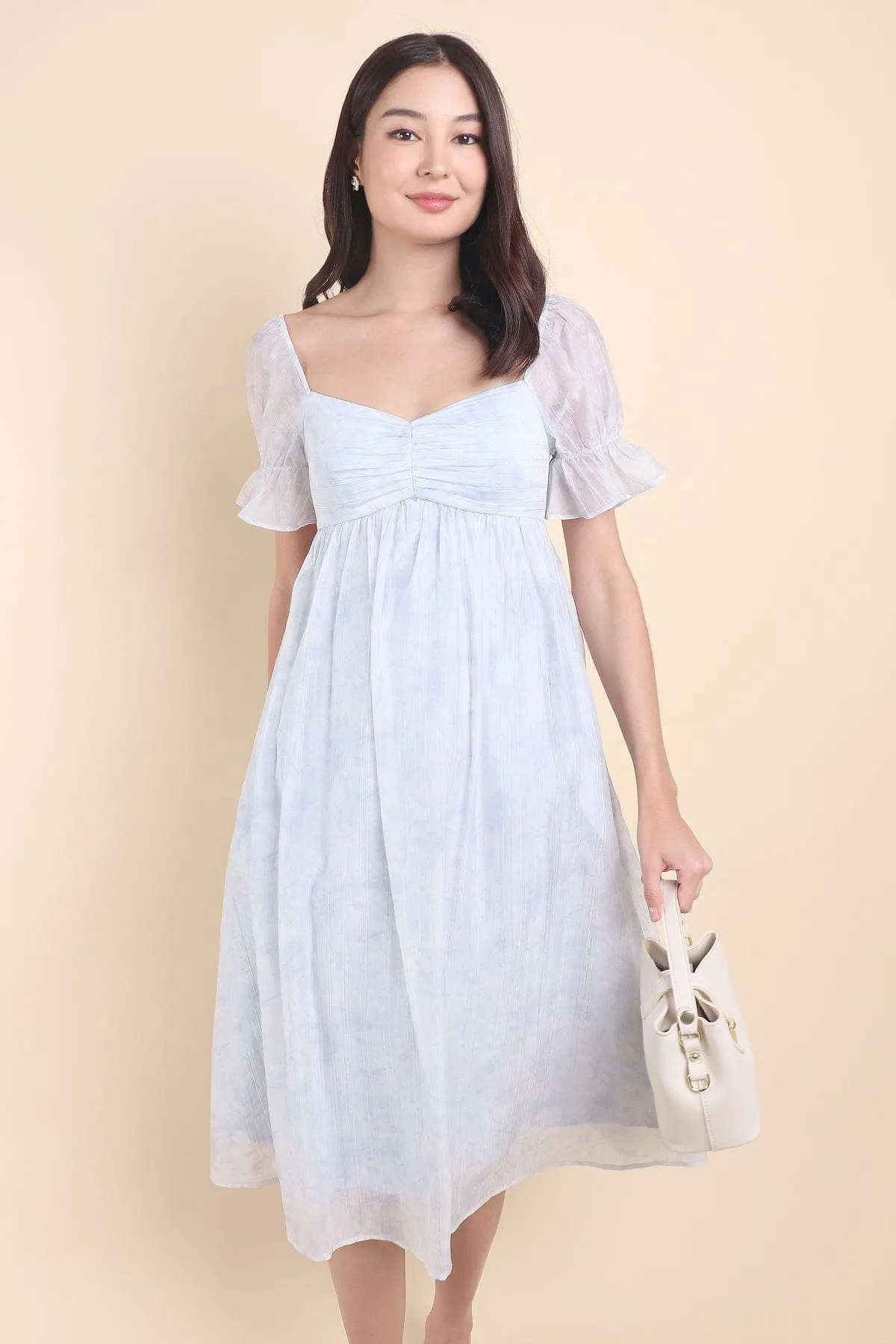 PRAIRIE RUCHED MIDAXI DRESS IN BLUE