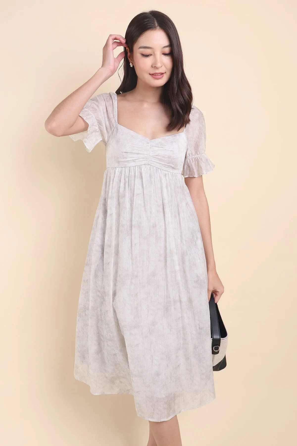 PRAIRIE RUCHED MIDAXI DRESS IN GREY