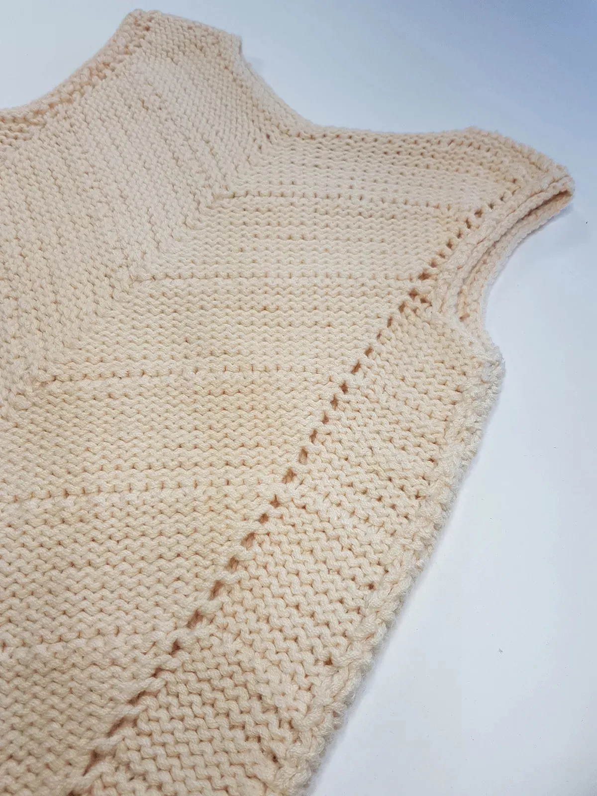 Rare 1970s handmade Knit Vest in Ivory - Hand knitted pure wool - V Neck & Hemline - Structured Waist - Perfect as a trans-seasonal piece worn over a flouncy shirt