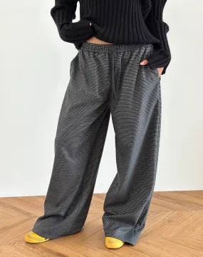 Sasari Oversize Trouser in Check Navy