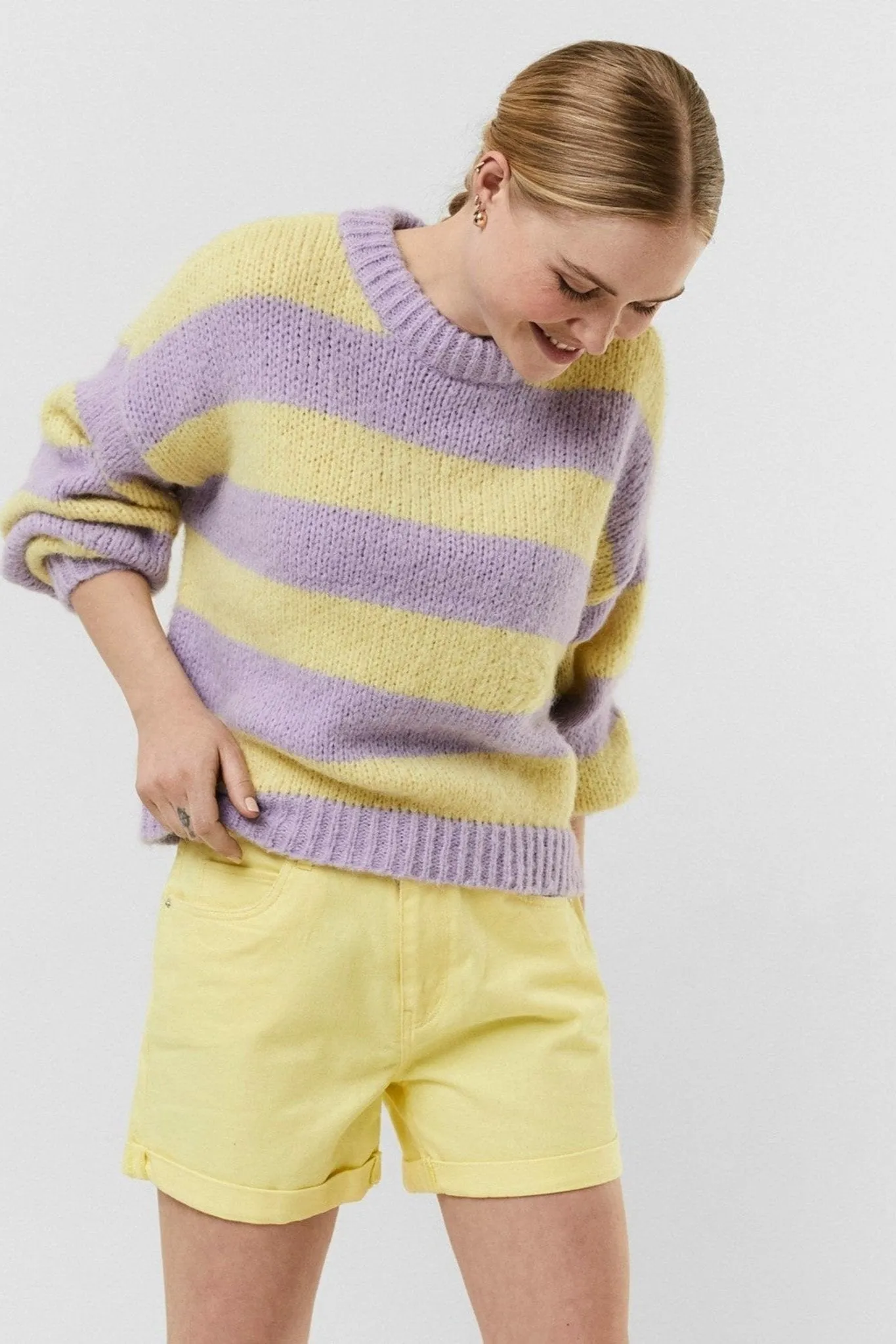 Striped O-neck Knit Jumper - Purple / Yellow