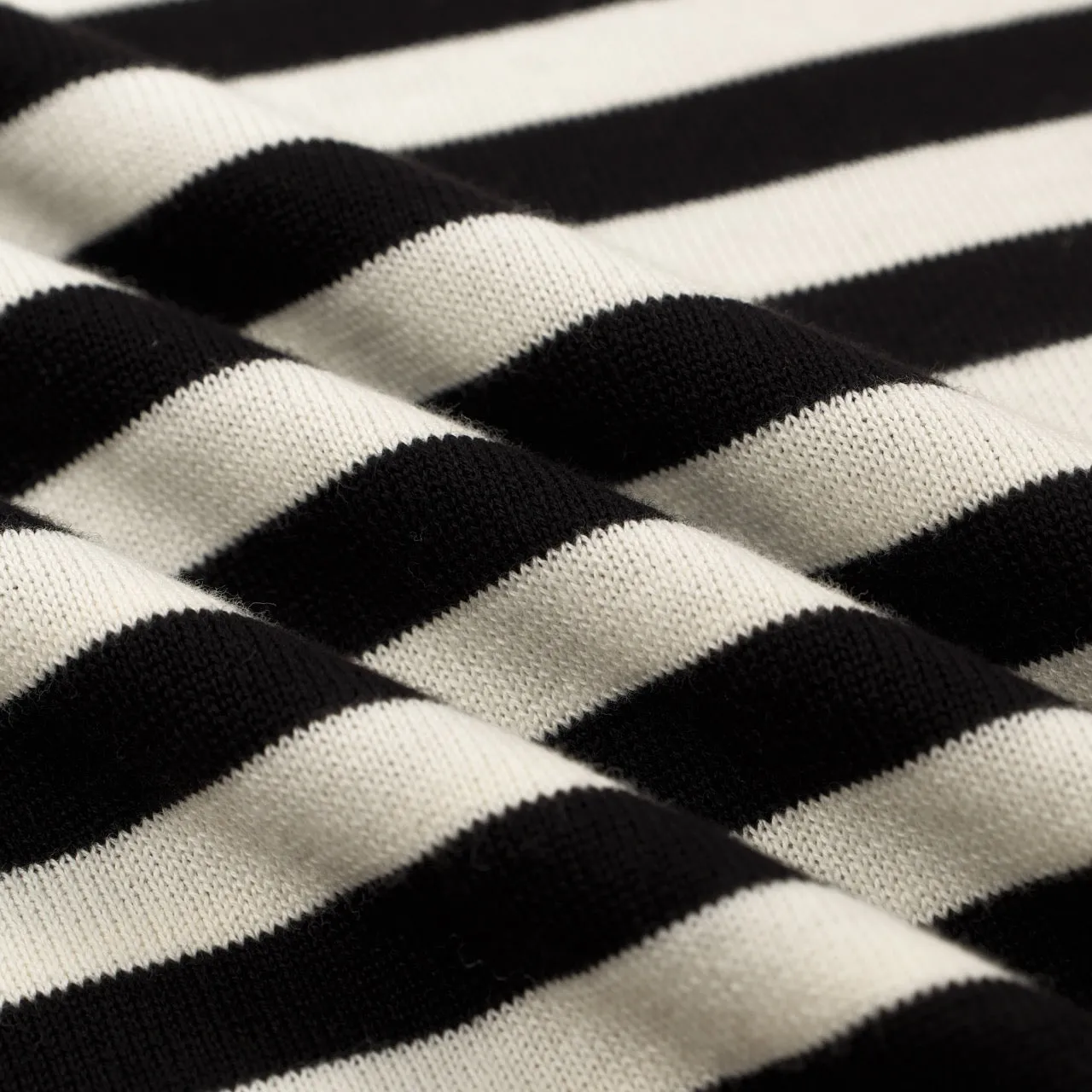 Vintage knit T-shirt for women with black stripes and hearts