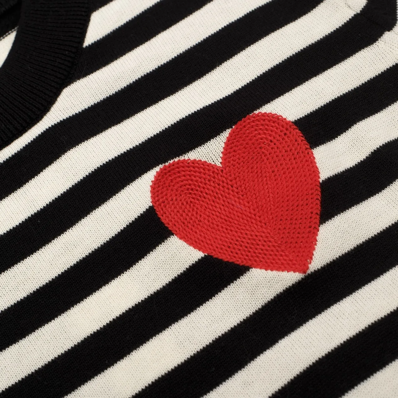 Vintage knit T-shirt for women with black stripes and hearts