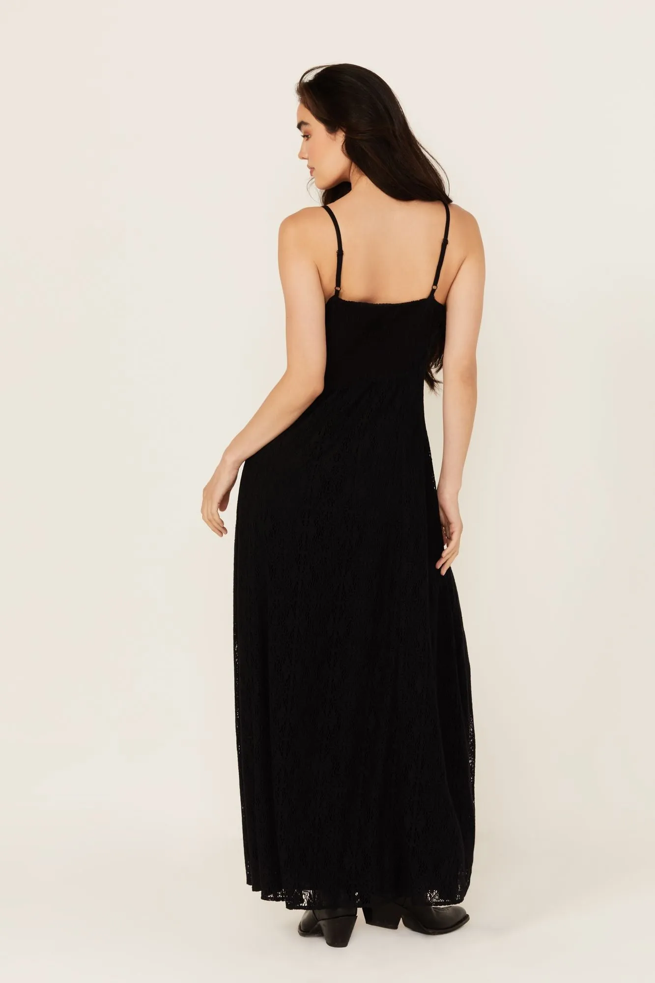 Wyn Lace Sleeveless Maxi Dress